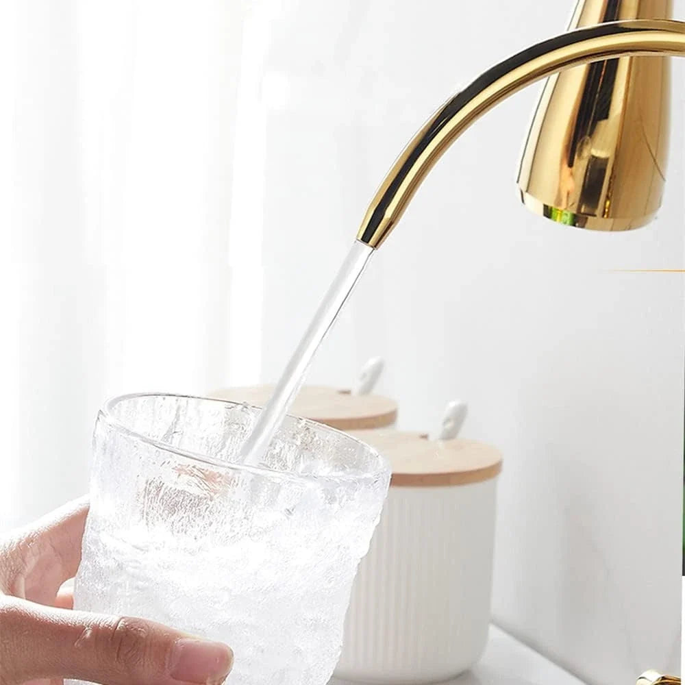 Torneira Gourmet Monocomando com Filtro e Jato Extensível Dourada