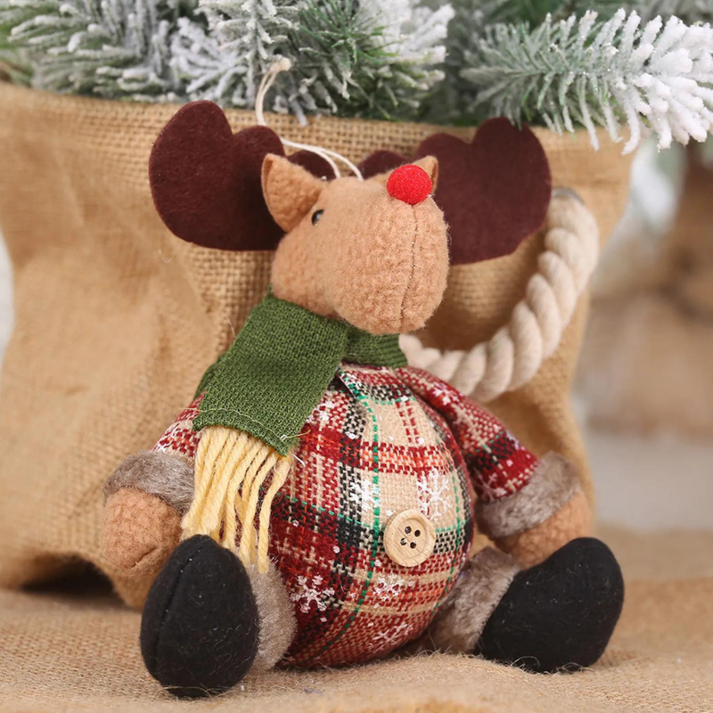 Bonecos de Pelúcia Natalinos: Papai Noel, Neve e Alce