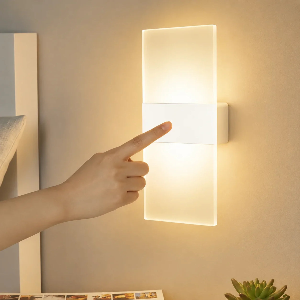 Arandela Led de Parede com Sensor Touch e Usb para Quarto Aquavera