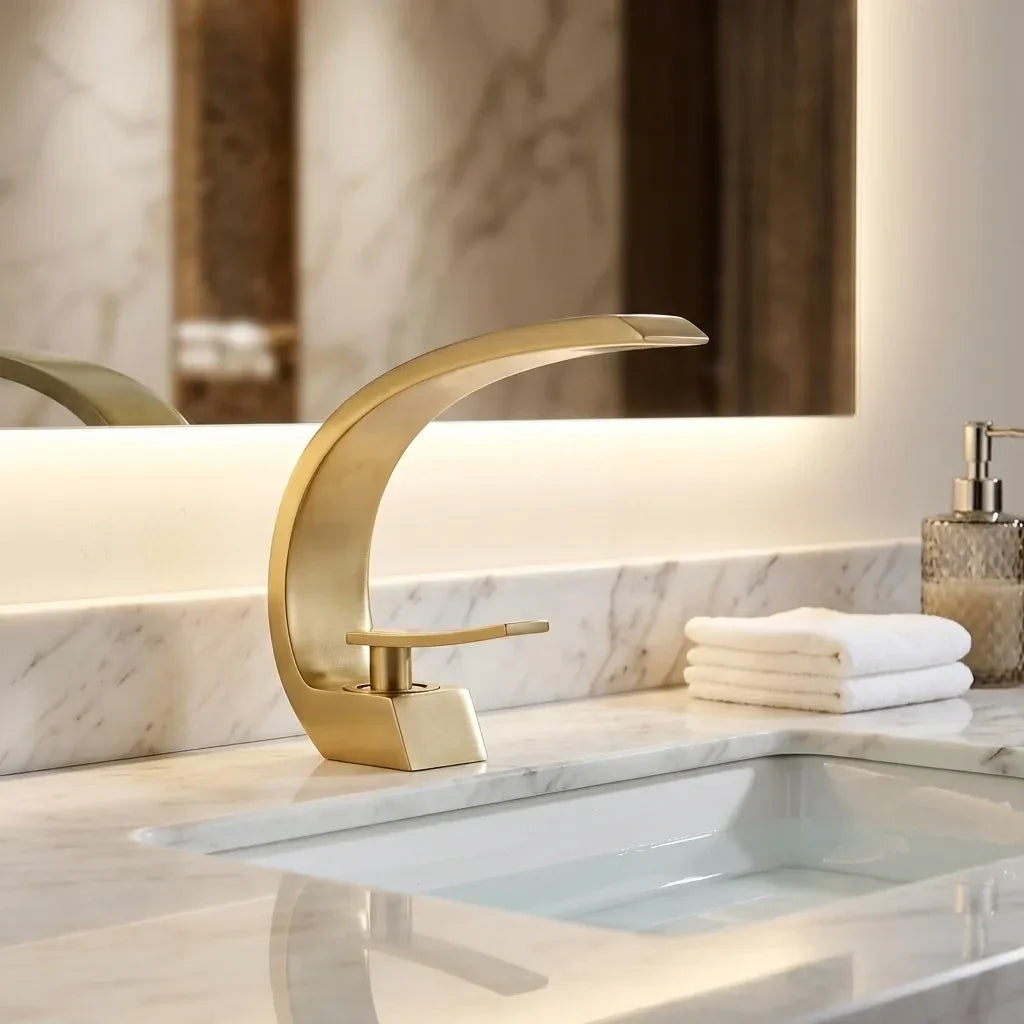 Torneira para Banheiro Monocomando Luxury Dourada Escovada Quente e Fria
