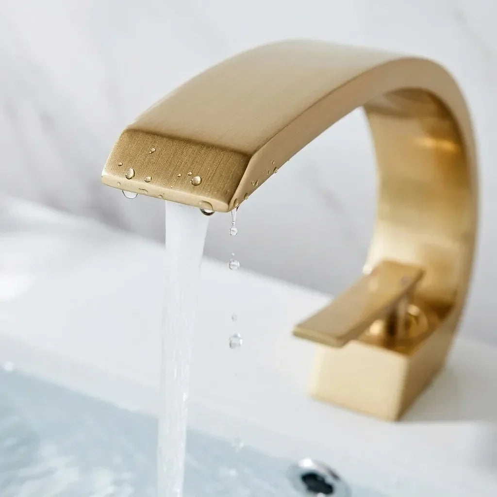 Torneira para Banheiro Monocomando Luxury Dourada Escovada Quente e Fria